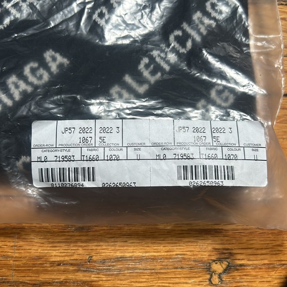 Balenciaga Allover Print Scarf - Picture 4 of 9